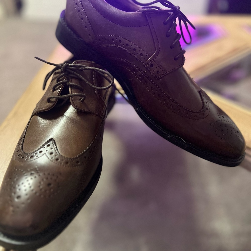 NWOB Rockport Wingtip Perforated Brogue Men's Brown Leather Oxfords 9.5W - Picture 4 of 16